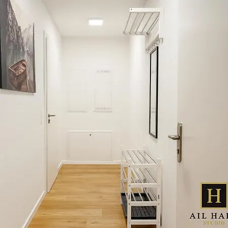 Ail Hall Appartamento *